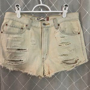 light wash Levi's jean shorts size 34